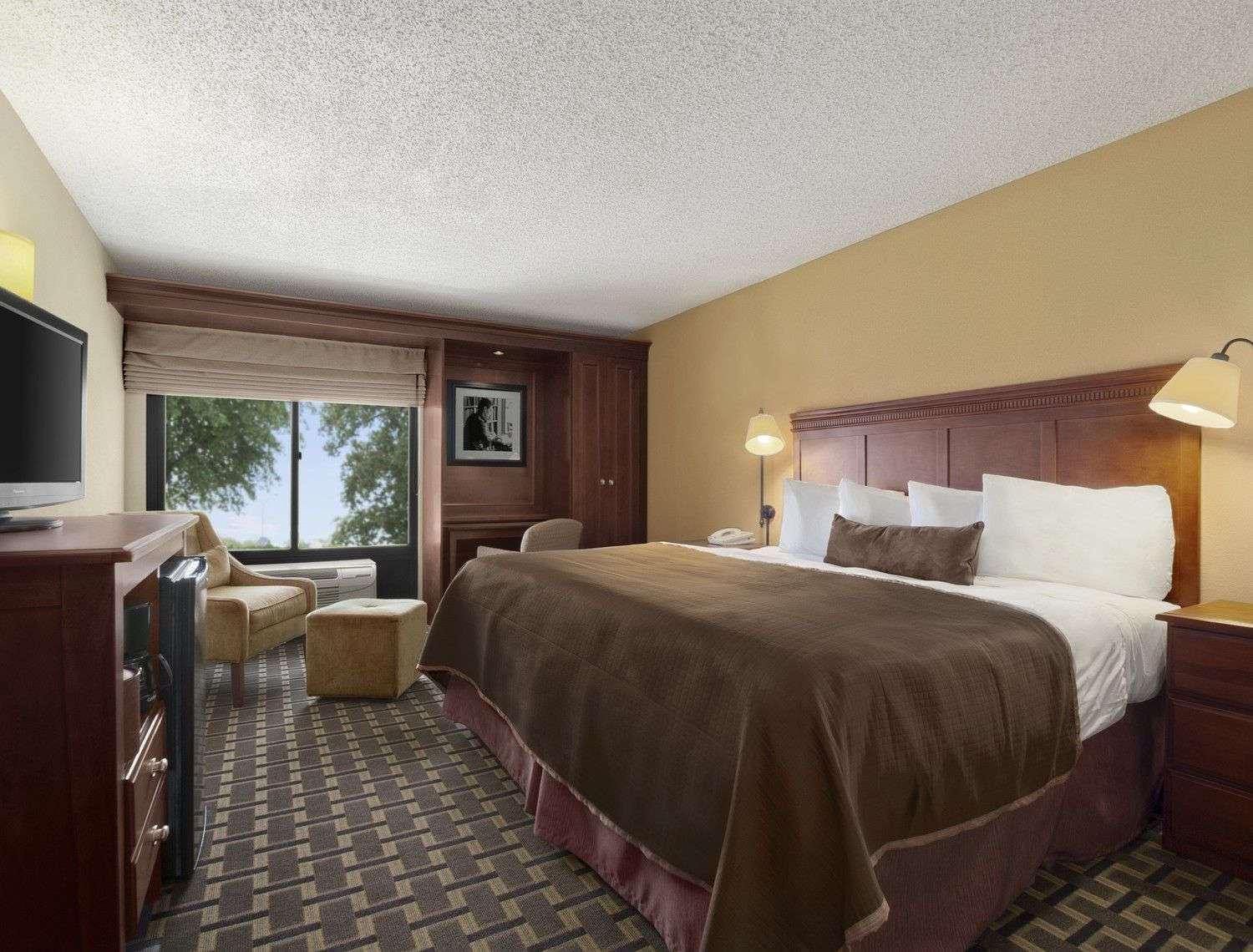 Baymont By Wyndham Lewisville Esterno foto