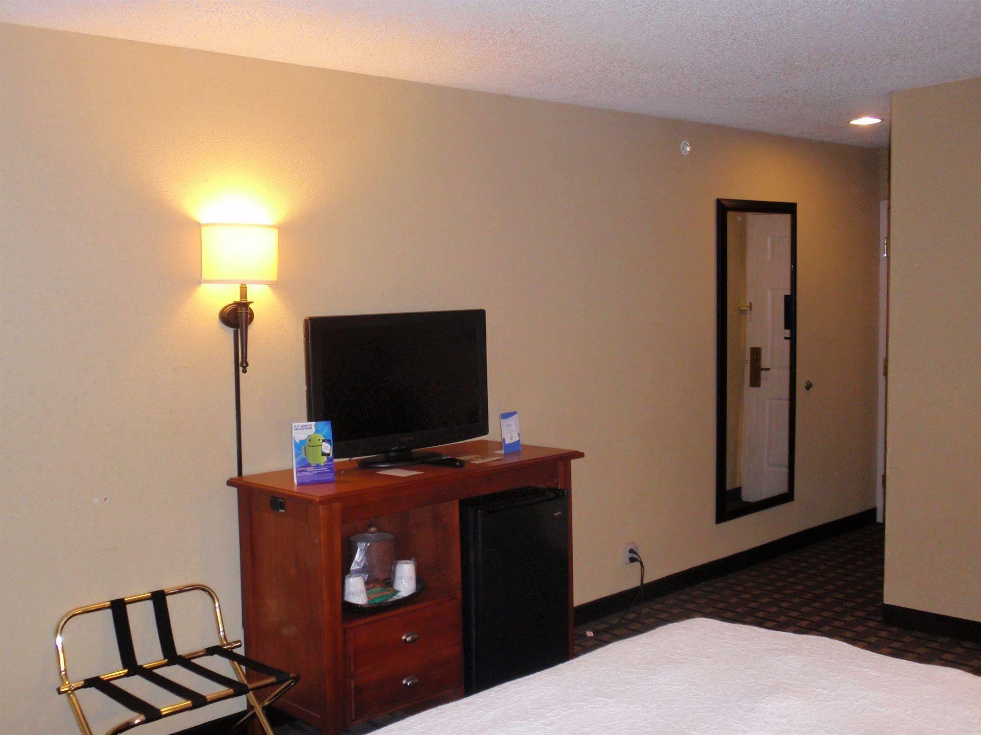 Baymont By Wyndham Lewisville Esterno foto